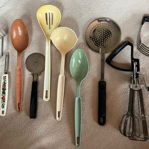 VTG EKCO 10 Piece Kitchen Utensil Lot